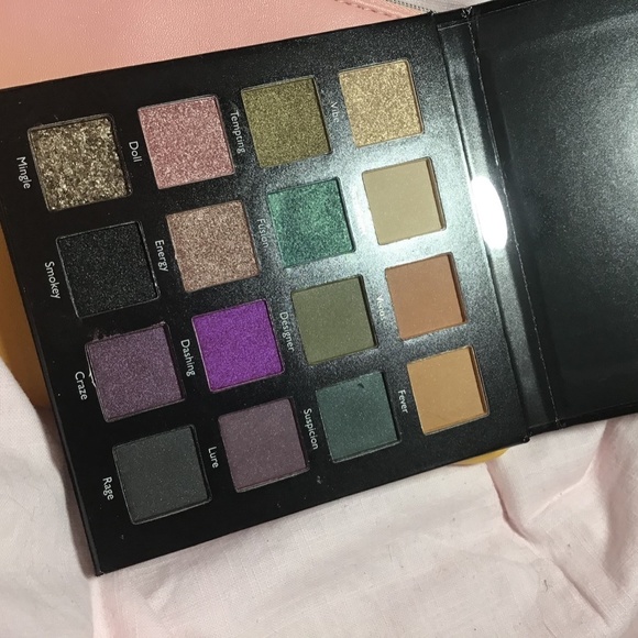 Hikari butterfly effect pallet - Picture 3 of 5